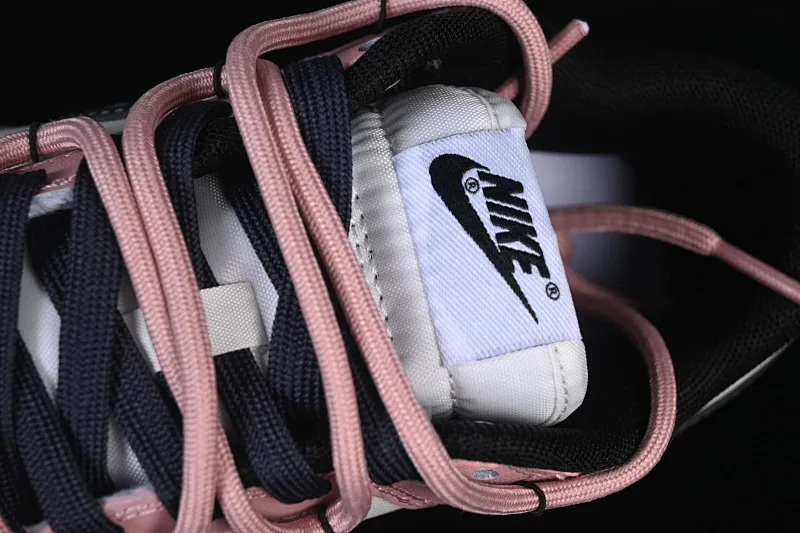 All categories Nk SB Dunk Series Nk SB Dunk Low High-end customized low-top sneakers Nike SB Dunk Low Valentine's Day strap Anniversary high-end customized low-top casual sneakers PB0510-055